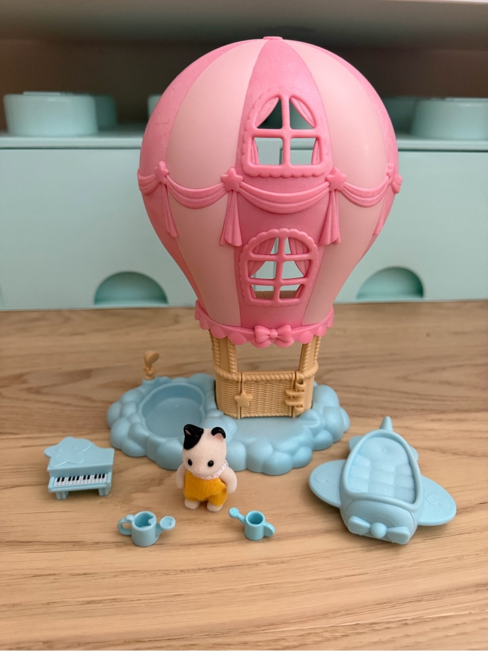 Calico Critters Balloon Playset with Baby Calico Cat